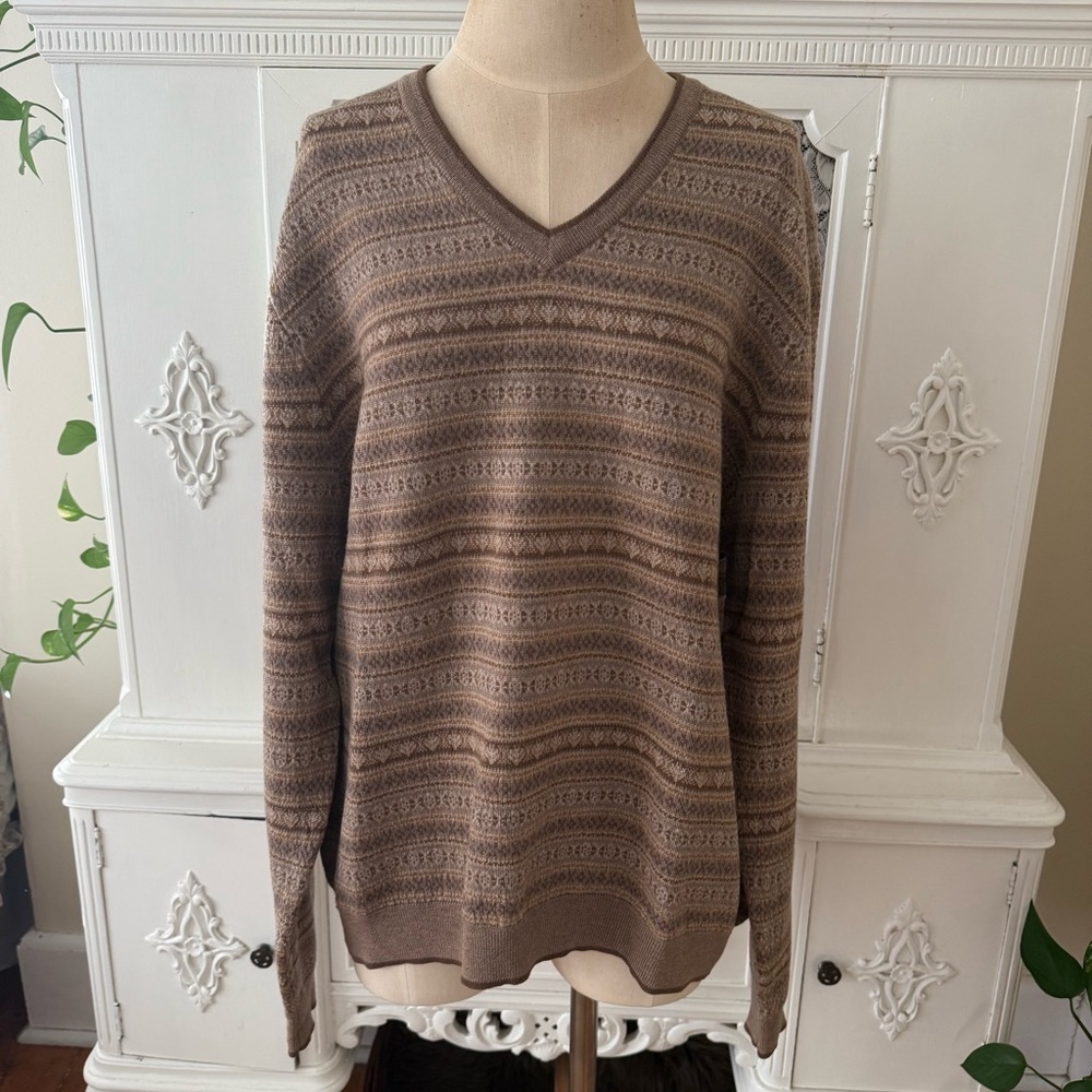 Brooks Brothers Extra Fine Italian 
Merino Wool V Neck Sweater Jumper